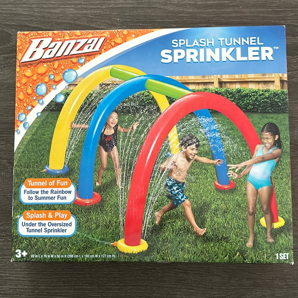 Banzai Splash Tunnel Sprinkler New